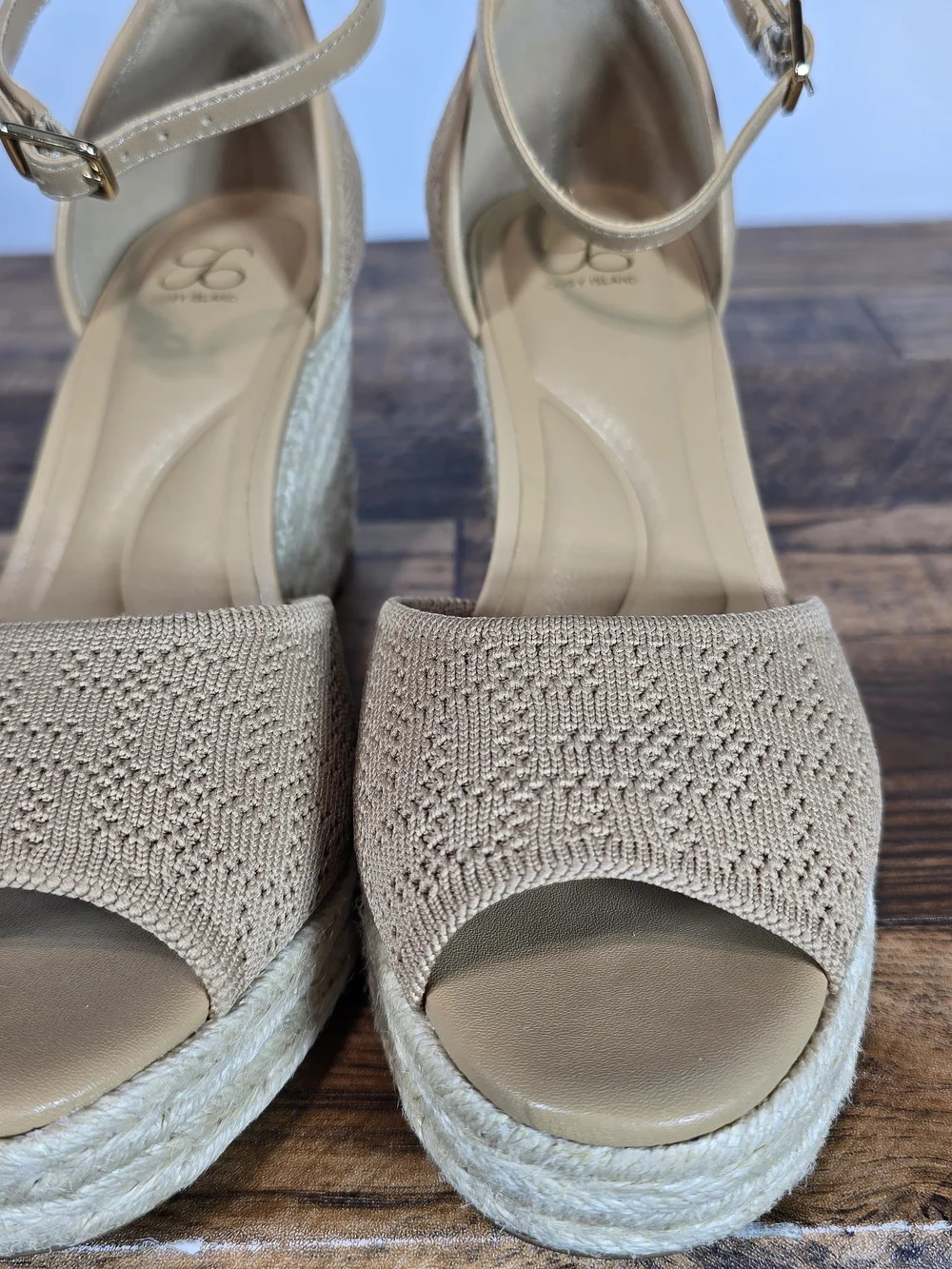Cosy Island stylish beige